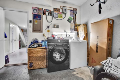 Townhouse in Weston, Florida 2 bedrooms, 93.37 sq.m. № 2051417 - photo 16