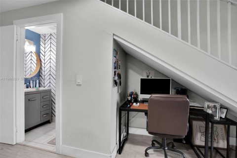 Townhouse in Weston, Florida 2 bedrooms, 93.37 sq.m. № 2051417 - photo 7