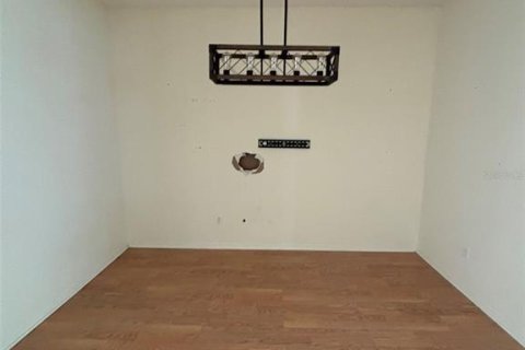 Villa ou maison à vendre à Zephyrhills, Floride: 4 chambres, 249.26 m2 № 2227787 - photo 7