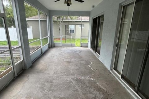 Villa ou maison à vendre à Zephyrhills, Floride: 4 chambres, 249.26 m2 № 2227787 - photo 17