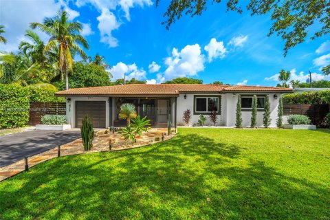 Casa en venta en El Portal, Florida, 3 dormitorios, 160.54 m2 № 1933125 - foto 1