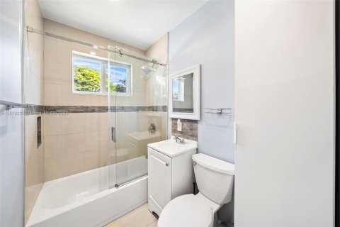 Casa en venta en El Portal, Florida, 3 dormitorios, 160.54 m2 № 1933125 - foto 21