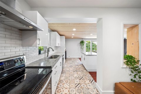 Casa en venta en El Portal, Florida, 3 dormitorios, 160.54 m2 № 1933125 - foto 12