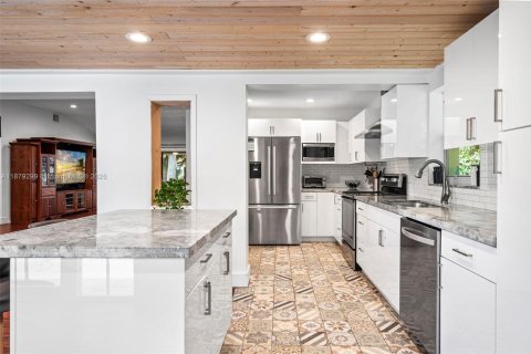 Casa en venta en El Portal, Florida, 3 dormitorios, 160.54 m2 № 1933125 - foto 14