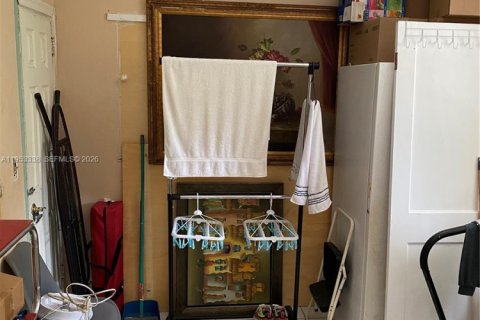 Casa en venta en Miami, Florida, 3 dormitorios, 122.35 m2 № 2008123 - foto 18