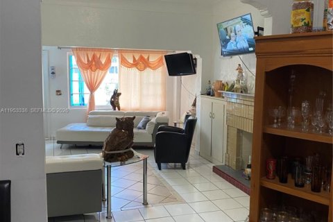 Casa en venta en Miami, Florida, 3 dormitorios, 122.35 m2 № 2008123 - foto 11