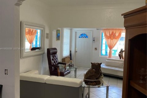 Casa en venta en Miami, Florida, 3 dormitorios, 122.35 m2 № 2008123 - foto 12
