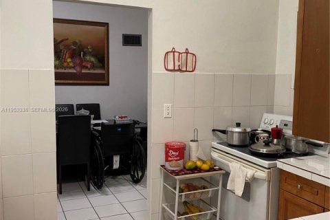 Casa en venta en Miami, Florida, 3 dormitorios, 122.35 m2 № 2008123 - foto 16