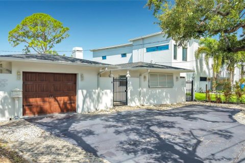 Villa ou maison à vendre à Saint Petersburg, Floride: 3 chambres, 204.48 m2 № 2239707 - photo 3