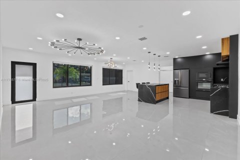 Купить виллу или дом в Майами, Флорида 5 спален, 183.02м2, № 1702095 - фото 27