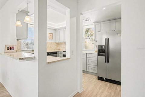 Condo in Sarasota, Florida, 2 bedrooms № 2102261 - photo 9