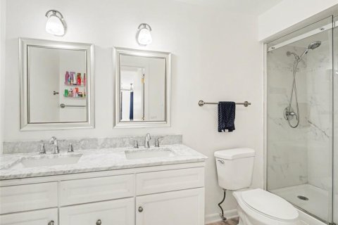 Condo in Sarasota, Florida, 2 bedrooms № 2102261 - photo 12