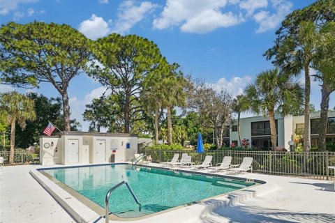 Condo in Sarasota, Florida, 2 bedrooms № 2102261 - photo 30