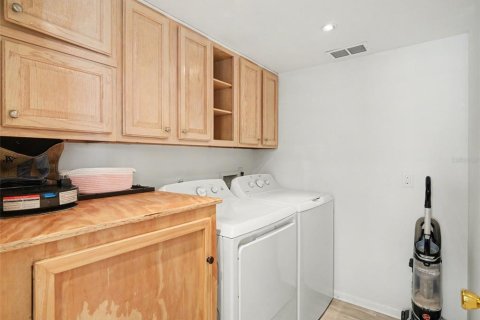 Condo in Sarasota, Florida, 2 bedrooms № 2102261 - photo 13