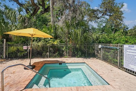 Condo in Sarasota, Florida, 2 bedrooms № 2102261 - photo 29