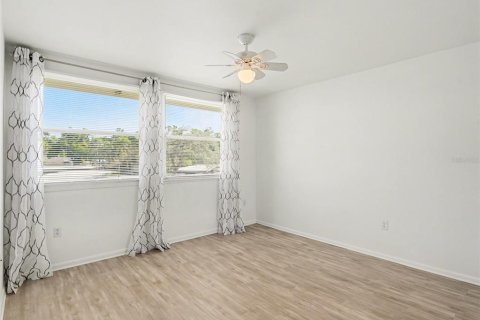 Condo in Sarasota, Florida, 2 bedrooms № 2102261 - photo 18