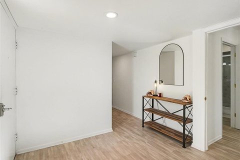 Condo in Sarasota, Florida, 2 bedrooms № 2102261 - photo 17