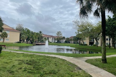 Condo in Coral Springs, Florida, 3 bedrooms  № 2183904 - photo 16