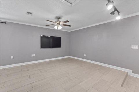 House in Spring Hill, Florida 3 bedrooms, 122.82 sq.m. № 2216775 - photo 10