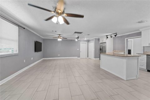House in Spring Hill, Florida 3 bedrooms, 122.82 sq.m. № 2216775 - photo 5