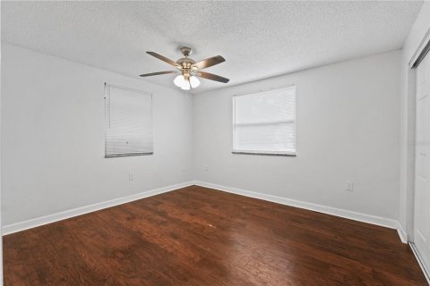 House in Spring Hill, Florida 3 bedrooms, 122.82 sq.m. № 2216775 - photo 12