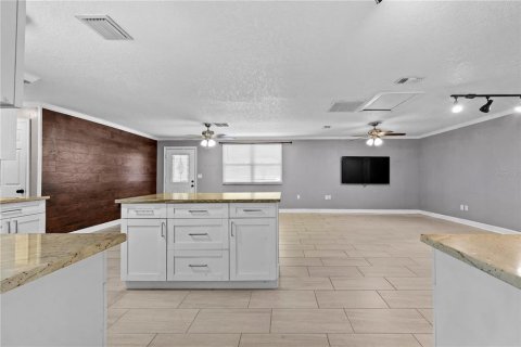 House in Spring Hill, Florida 3 bedrooms, 122.82 sq.m. № 2216775 - photo 21