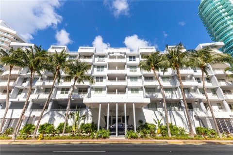 Condo in Miami Beach, Florida, 3 bedrooms  № 1809043 - photo 24
