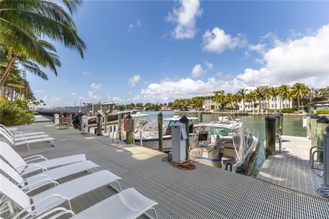Condo in Miami Beach, Florida, 3 bedrooms  № 1809043 - photo 22