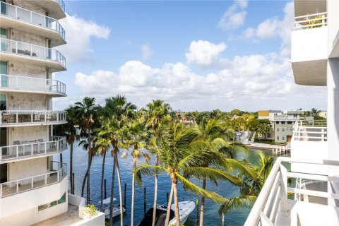 Condo in Miami Beach, Florida, 3 bedrooms  № 1809043 - photo 3