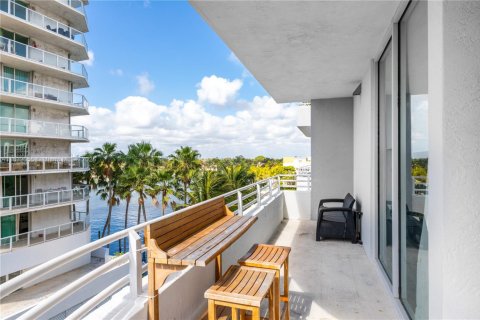 Condo in Miami Beach, Florida, 3 bedrooms  № 1809043 - photo 2