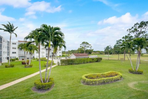Condo in Lake Worth, Florida, 2 bedrooms  № 2389923 - photo 29