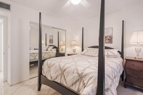 Condo in Lake Worth, Florida, 2 bedrooms  № 2389923 - photo 22