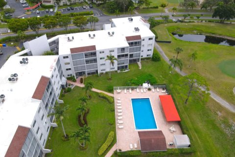 Condo in Lake Worth, Florida, 2 bedrooms  № 2389923 - photo 27