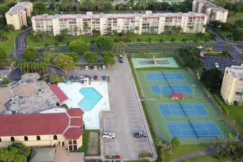 Condo in Lake Worth, Florida, 2 bedrooms  № 2389923 - photo 30
