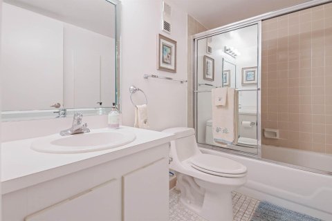 Condo in Lake Worth, Florida, 2 bedrooms  № 2389923 - photo 23