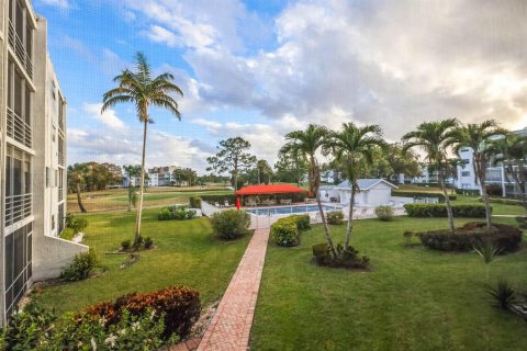 Condo in Lake Worth, Florida, 2 bedrooms  № 2389923 - photo 24