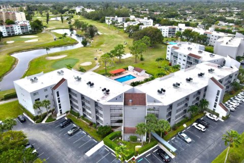 Condo in Lake Worth, Florida, 2 bedrooms  № 2389923 - photo 28