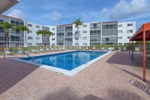 Condo in Lake Worth, Florida, 2 bedrooms  № 2389923 - photo 26