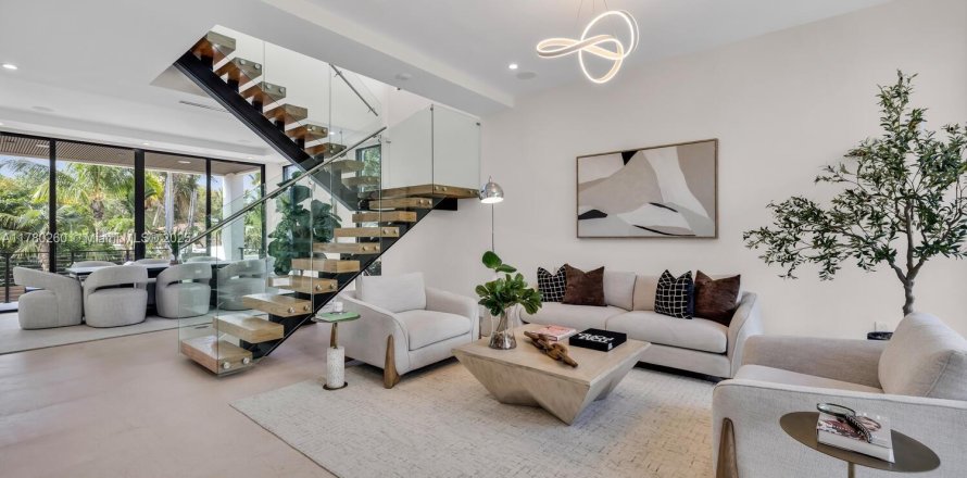 House in Miami, Florida 4 bedrooms, 350.61 sq.m. № 1739996