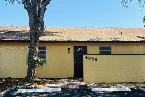 Villa ou maison à Deerfield Beach, Floride 2 chambres, 88.44 m2 № 2091344