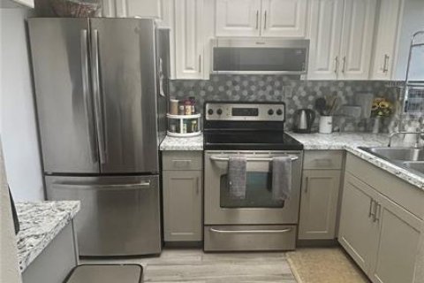 Condominio en alquiler en Bradenton, Florida, 2 dormitorios, 83.24 m2 № 2117205 - foto 2
