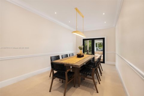 Casa en venta en Palmetto Bay, Florida, 5 dormitorios, 430.42 m2 № 1847724 - foto 17
