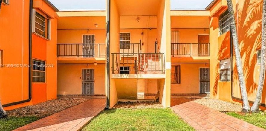 Кондоминиум с 2 спальнями в Майами, Флорида № 2013449