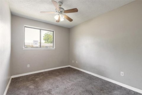 Townhouse in Daytona Beach, Florida 3 bedrooms, 102.75 sq.m. № 2210390 - photo 15