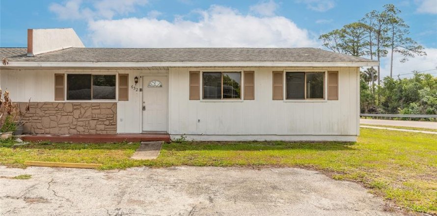 Townhouse in Daytona Beach, Florida 3 bedrooms, 102.75 sq.m. № 2210390