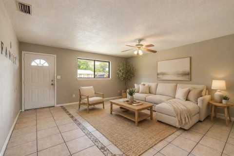 Townhouse in Daytona Beach, Florida 3 bedrooms, 102.75 sq.m. № 2210390 - photo 3