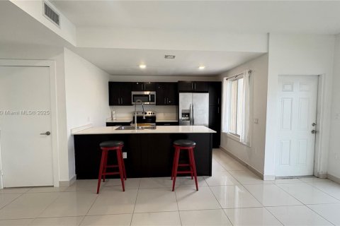 Adosado en venta en Homestead, Florida, 4 dormitorios, 133.22 m2 № 1923199 - foto 2