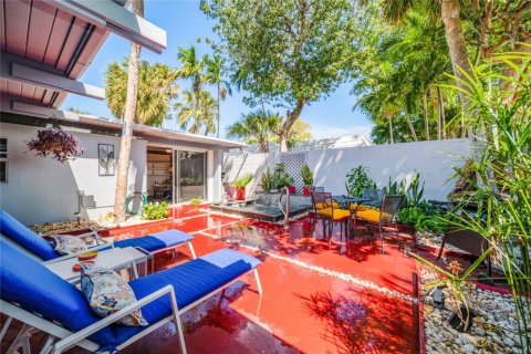 Casa en alquiler en Lauderdale-by-the-Sea, Florida, 3 dormitorios, 192.59 m2 № 939035 - foto 1