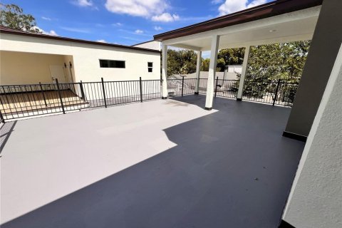 Casa en alquiler en Orlando, Florida, 4 dormitorios, 174.84 m2 № 1902729 - foto 4