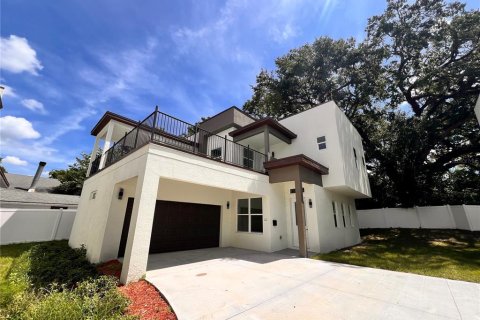 Casa en alquiler en Orlando, Florida, 4 dormitorios, 174.84 m2 № 1902729 - foto 1